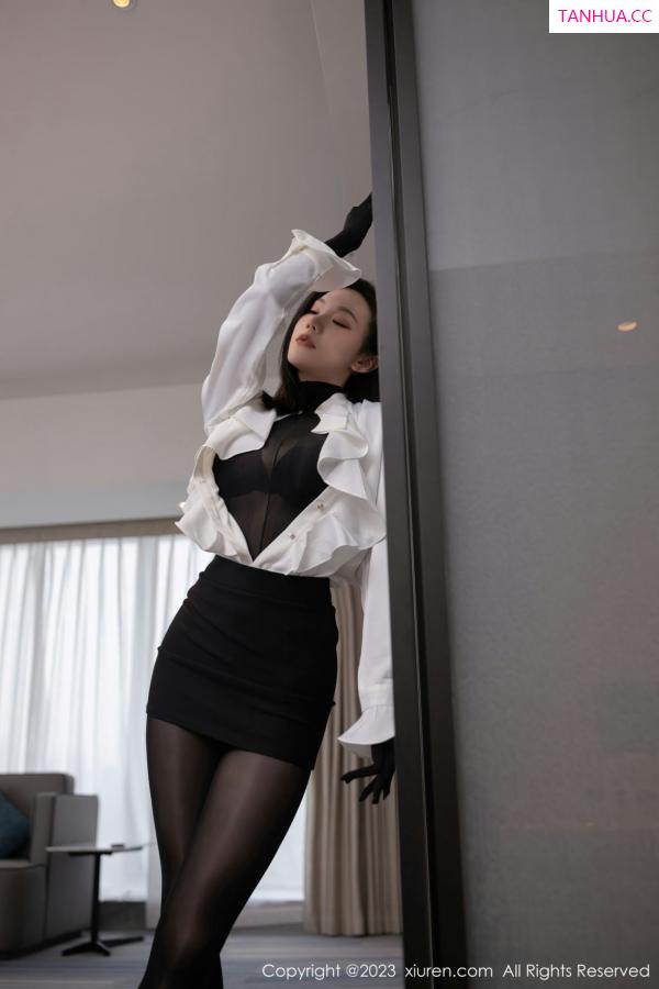 安然Maleah  [XiuRen]高清写真图 2023.01.29 No.6185 安然anran 连体衣美臀第28张图片